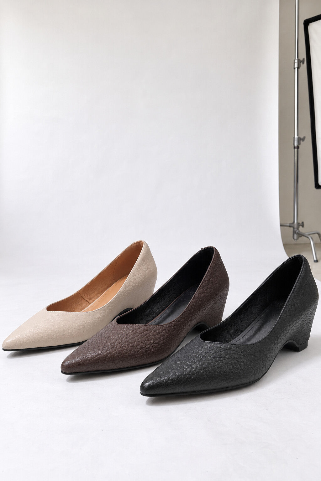 5cmインヒール Vカット ポインテッドパンプス 全3色 ラインナップ