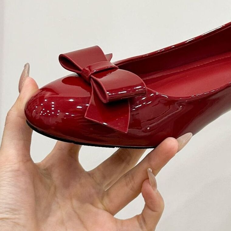 4cmインヒール リボン ラウンドトゥ エナメルパンプス 商品画像