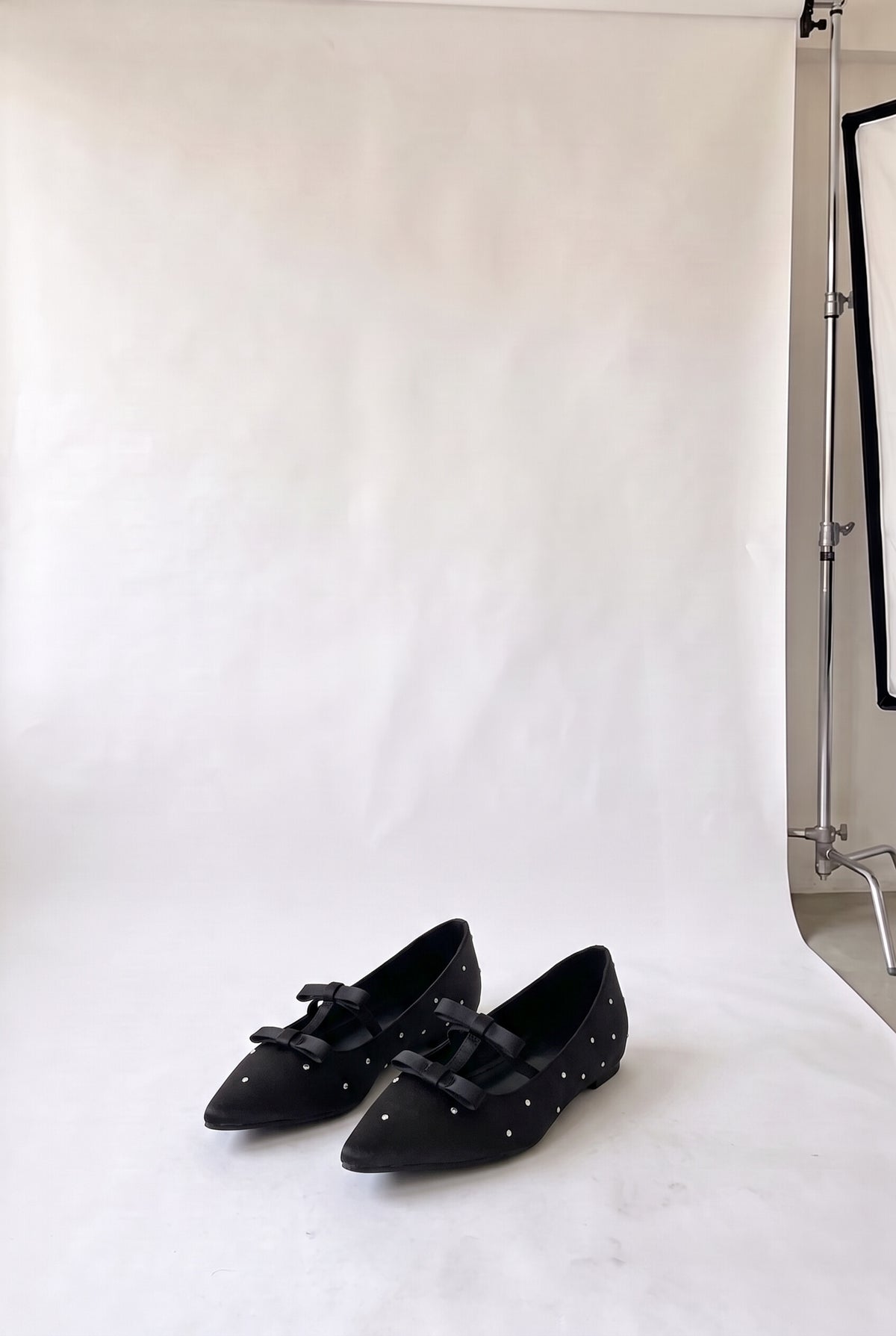 5cmインヒール スタッズドット ダブルリボンパンプス ブラック 商品