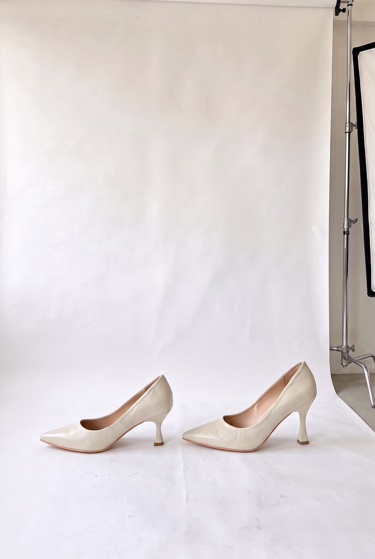 シンプル ポインテッドパンプス（5.5cm・7.5cmヒール）羊革 アイボリー 5.5cm・7.5cm ヒール比較