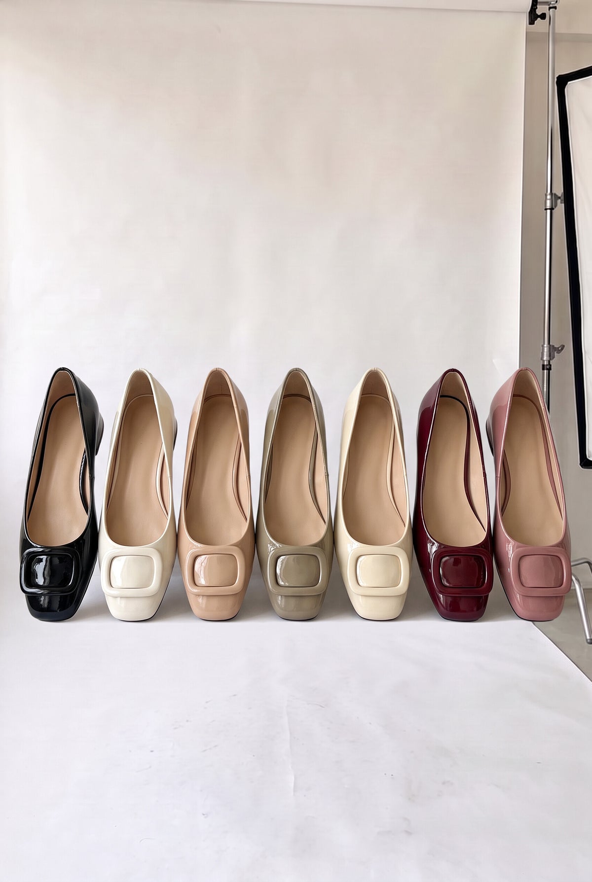 4cmインヒール スクエアバックル エナメルパンプス 全7色